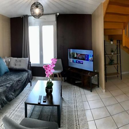 Agreable Maison Proche Gare Avec Parking Gratuit Льо Ман Екстериор снимка