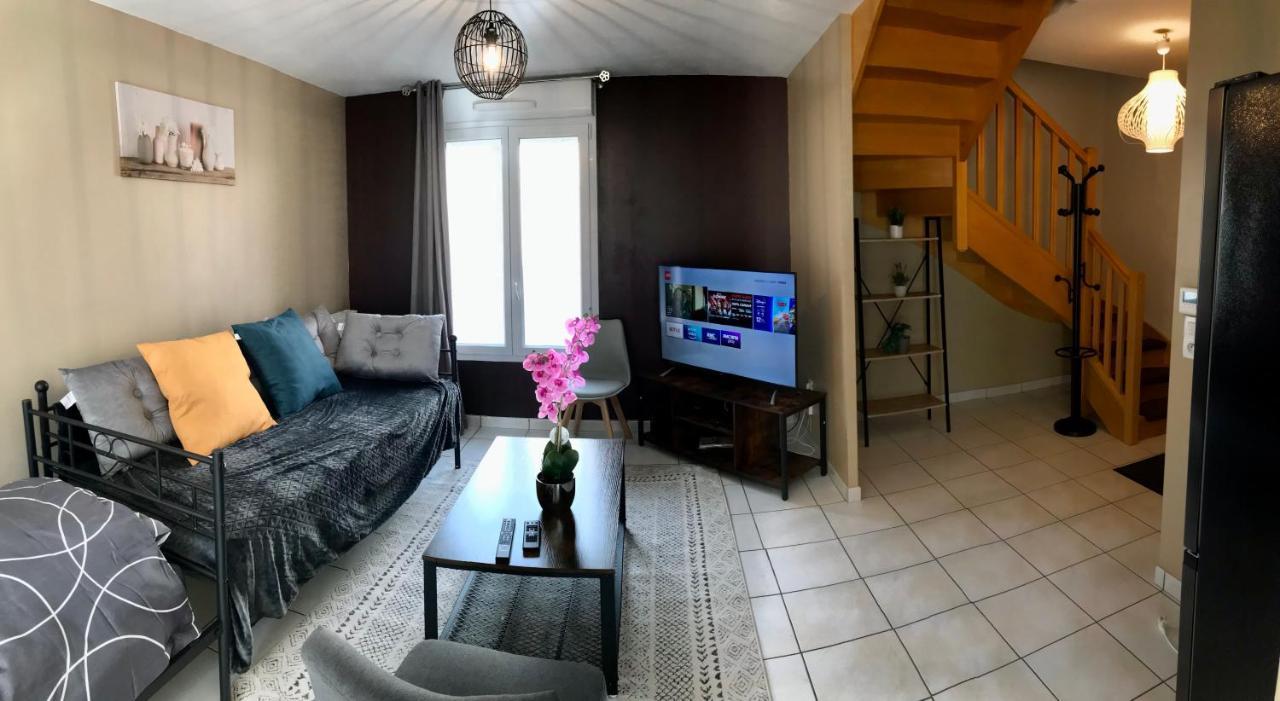 Agreable Maison Proche Gare Avec Parking Gratuit Льо Ман Екстериор снимка