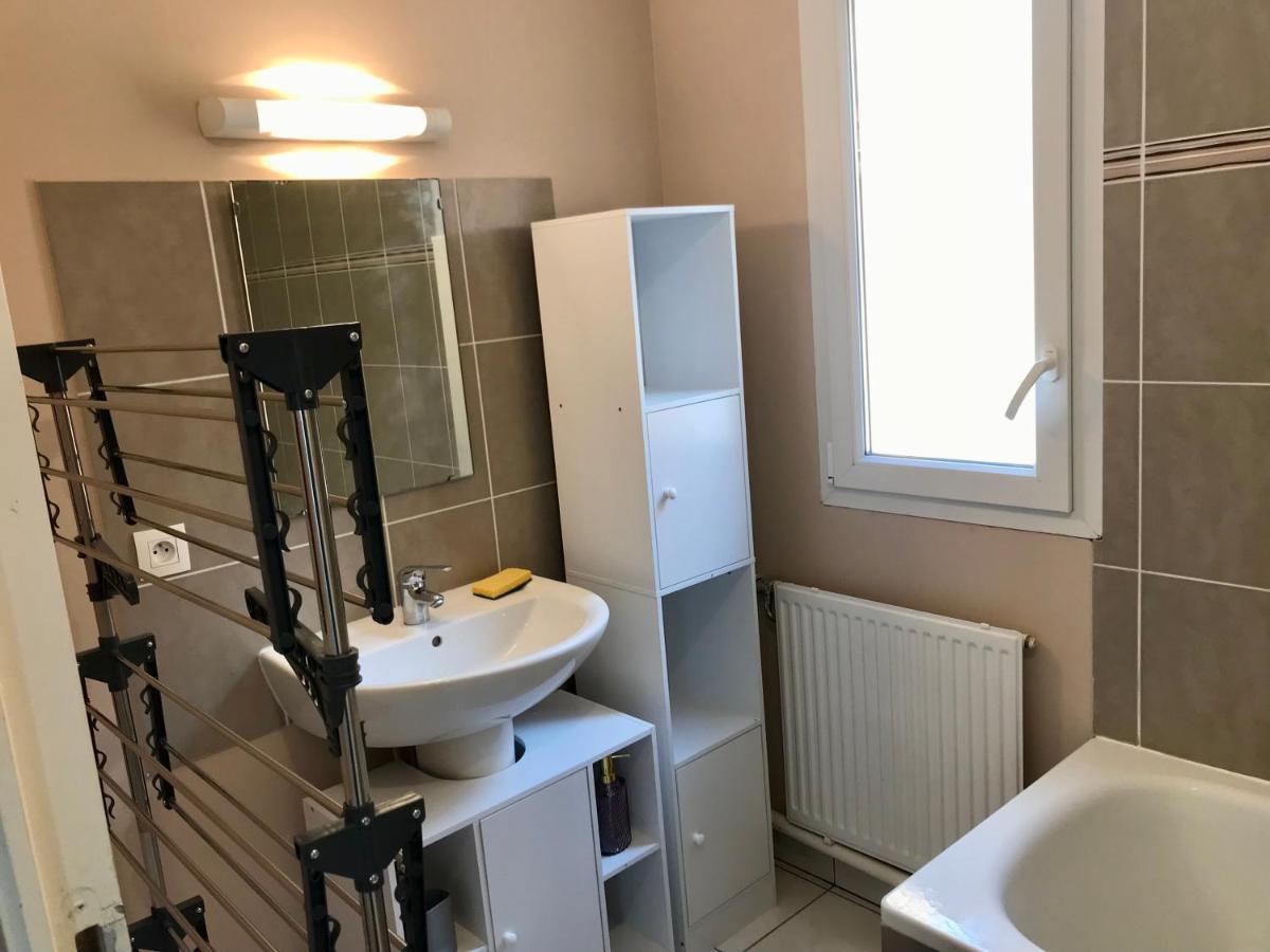 Agreable Maison Proche Gare Avec Parking Gratuit Льо Ман Екстериор снимка