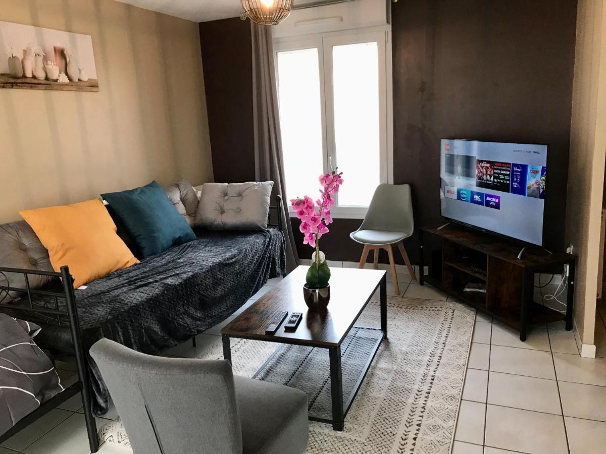 Agreable Maison Proche Gare Avec Parking Gratuit Льо Ман Екстериор снимка