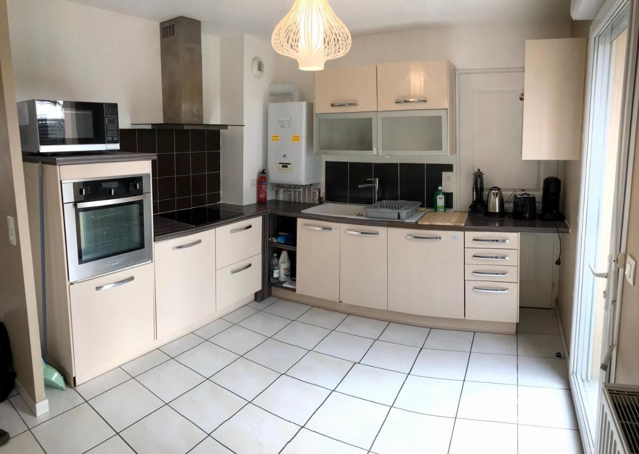 Agreable Maison Proche Gare Avec Parking Gratuit Льо Ман Екстериор снимка
