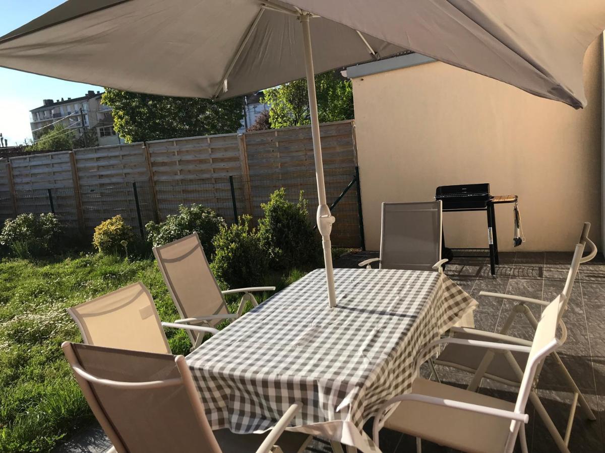 Agreable Maison Proche Gare Avec Parking Gratuit Льо Ман Екстериор снимка